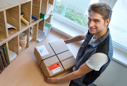 Werknemers verpakte monsters