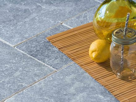 Zomerdrankje op Afyon grijs marmer