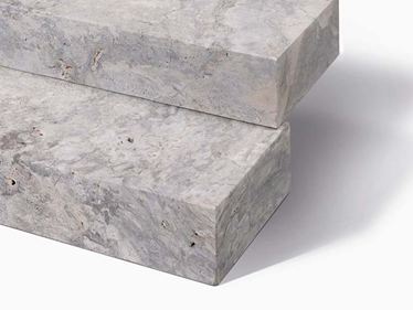 Travertin Zilveren muurblokken op maat gezaagd