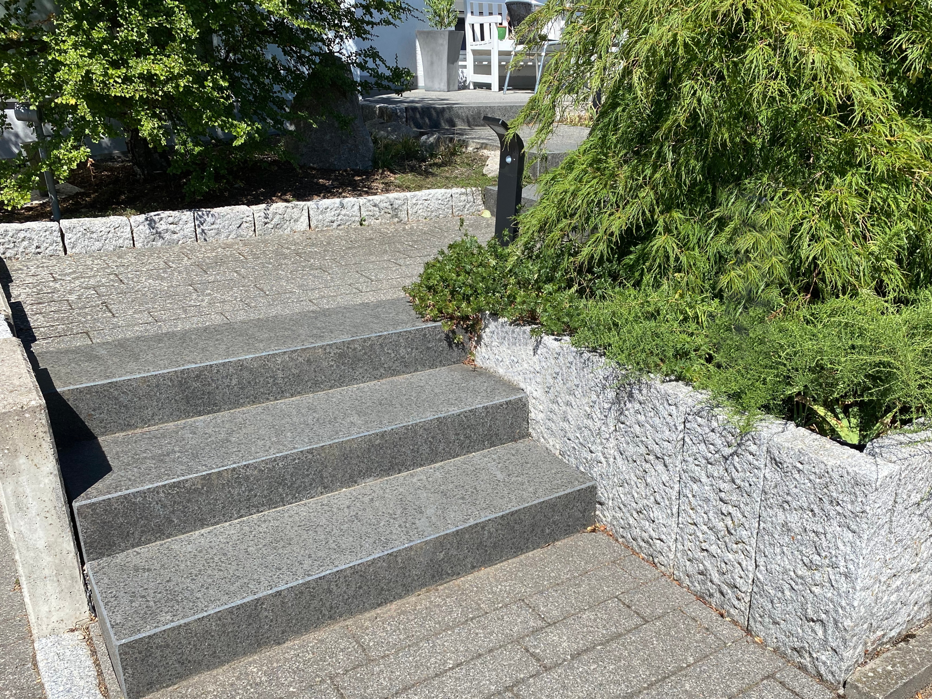 Muurblokken basalt Takeda Ambiente trap