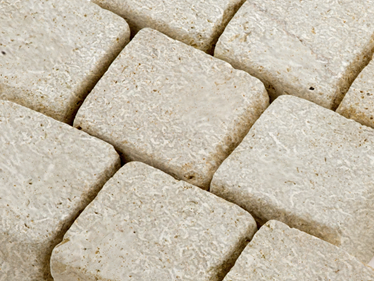 Bestrating kalksteen Royal Beige 10x10x8 cm Detail