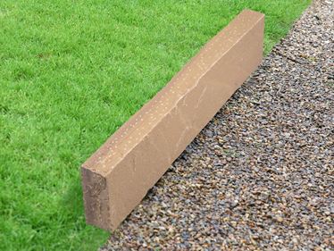 Gazonranden zandsteen Miak met gras en grind