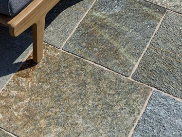 Terrasplaat gneis Luserna met de hand geslepen (2)