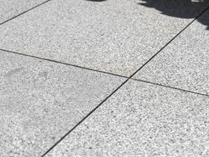 Granieten terrasplaat Silver Classico detail