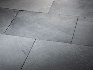 Platen van hardsteen met getrommeld oppervlak