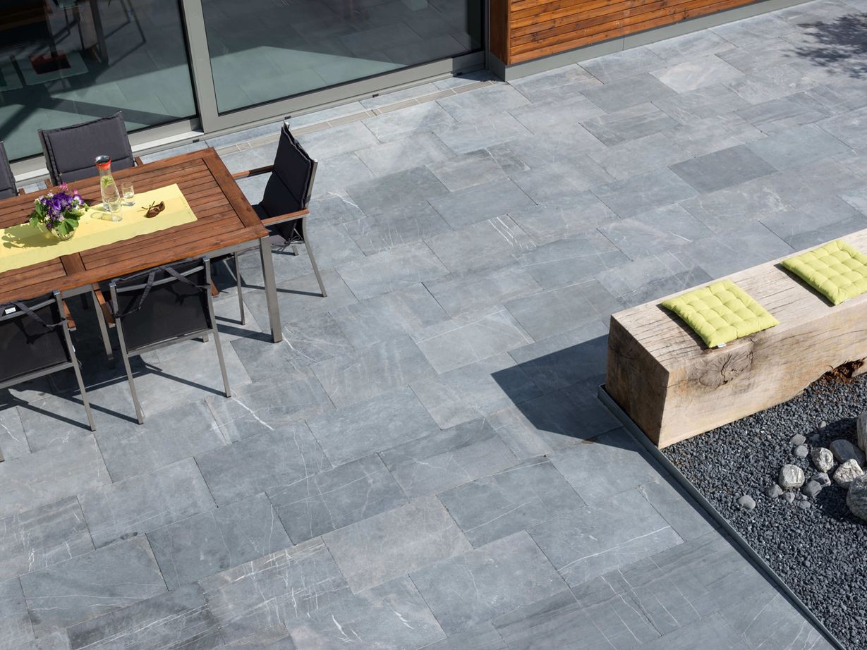 Vogelvlucht van het terras van Hardsteen Azur