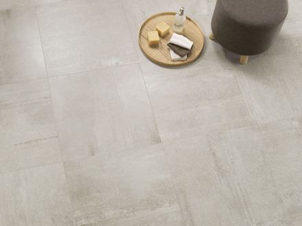 Betonlook platen met krukje, dienblad en zeepje