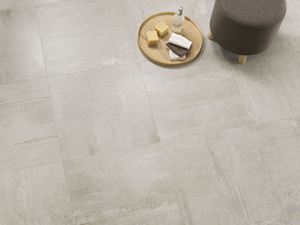 Betonlook platen met krukje, dienblad en zeepje