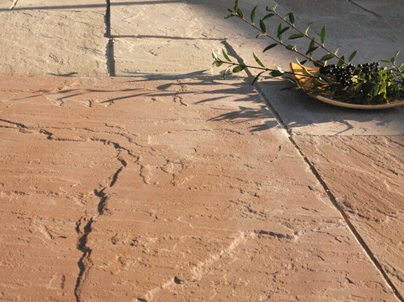 Modak platen met decoratieve kom, bessen en sten