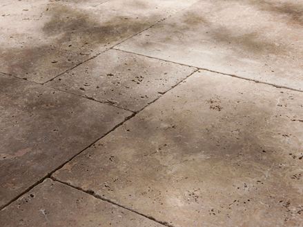 Platen Noce, getrommeld, zijkant close-up met halve schaduw