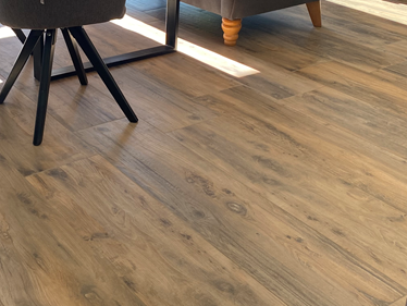 Tegel met houteffect Canada Lodge eettafel galerij 1