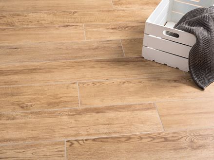 Urban Honey porcellanato tegels met witte decoratieve doos