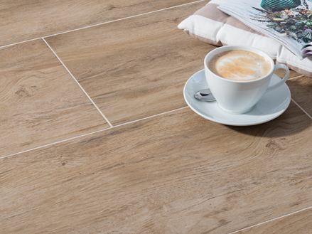 Woodline Beige keramische tegels met authentieke houtstructuur
