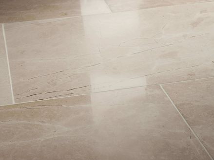 Royal Cream tegels, gepolijst, zijdelings bevestigd