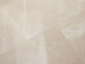 Burdur Cream marmeren tegel met een gepolijst oppervlak en witte adering in het beige basisgedeelte.