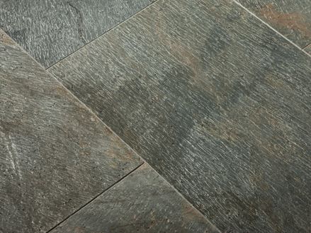 GeÃ¯nstalleerde Deoli Green kwartsiettegel met fijn geschuurd oppervlak