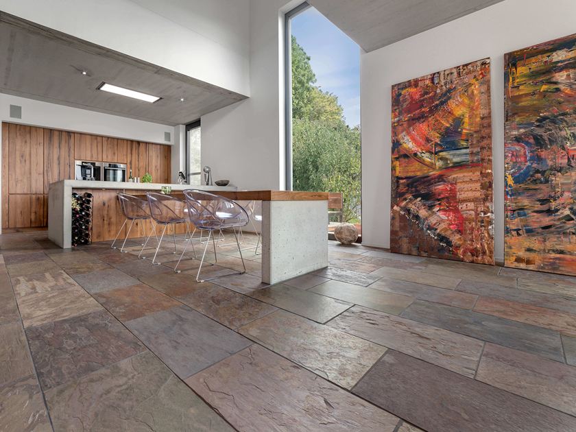 Peacock Multicolour leisteen tegel in moderne loftwoning