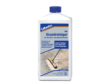 Een fles basisreiniger voor het onderhoud van tegels