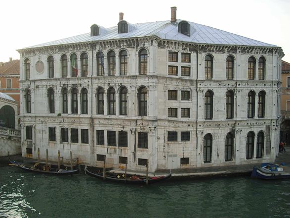 Paleis met Kanfanar natuursteen