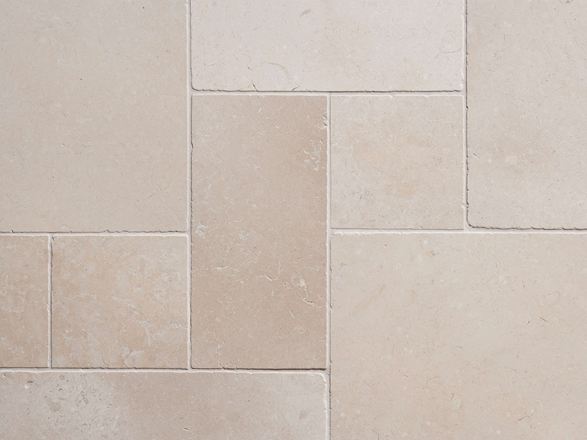 Cleopatra Licht kalkstenen tegels vooraanzicht