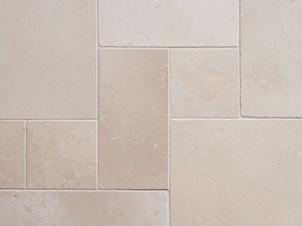 Cleopatra Licht kalkstenen tegels vooraanzicht