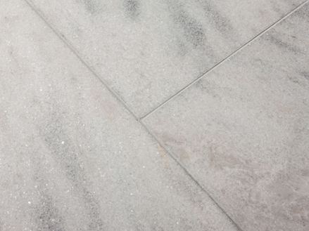 Calacatta tegels, close-up van voeg