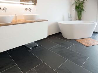 Badkuip op leisteen Mustang tegels