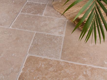 Tegels Medium, getrommeld RV met palmboom