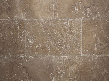 Tegels Noce getrommeld, vooraanzicht