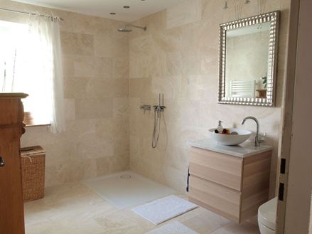 Klantenfoto: Vanilla Rustica tegels, gelegd in de doucheruimte