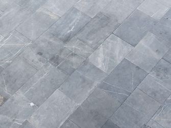 Verscheidenheid en structuur van hardsteen uit de Azur