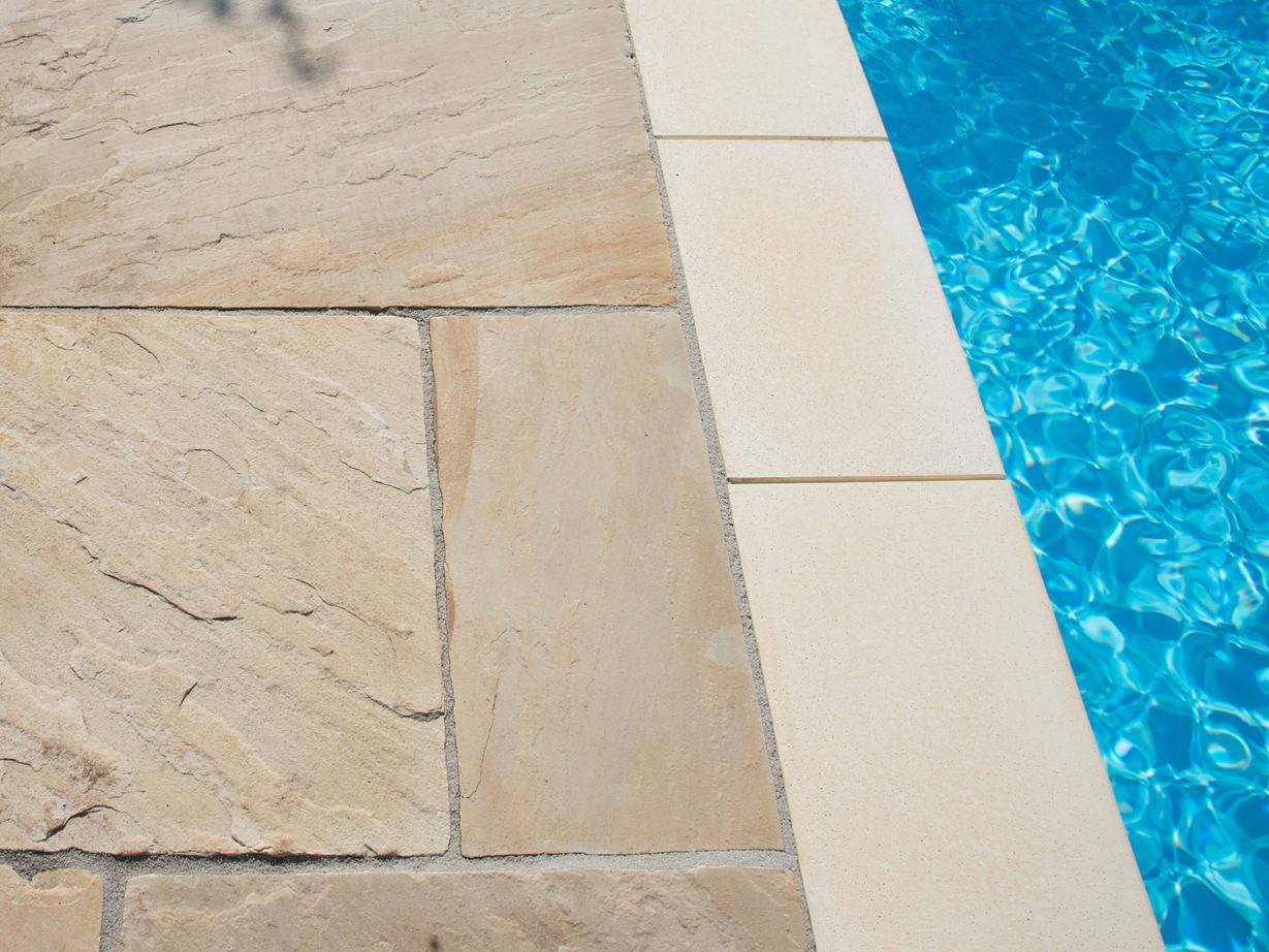 Gele Mint zandsteen met zwembad en rand