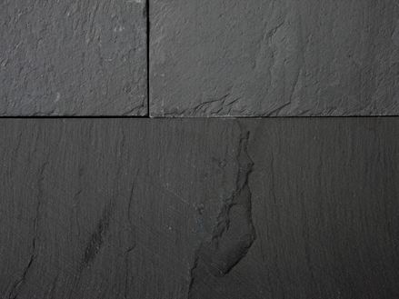 Zwarte Rustieke platen van leisteen: Close-up van de randen