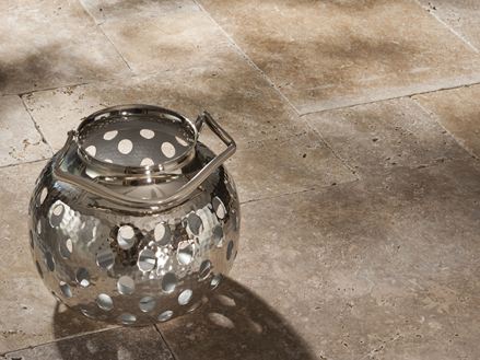 Platen Noce, getrommeld met lantaarn