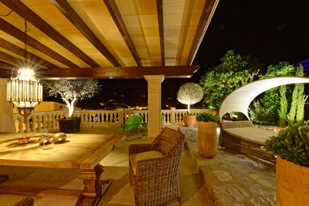 Nachtelijke indrukken op het terras