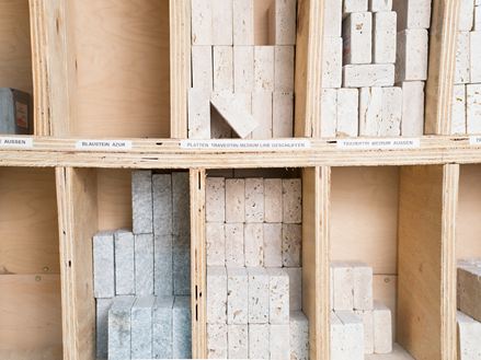 Onze handmonsters kunnen je een eerste indruk geven van verschillende soorten natuursteen.