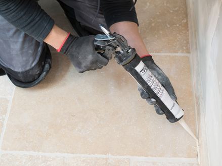 Natuursteen silicone aanbrengen met cartridge